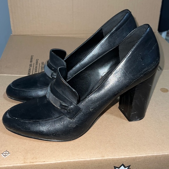 Micheal kors loafer heel - Picture 2 of 3